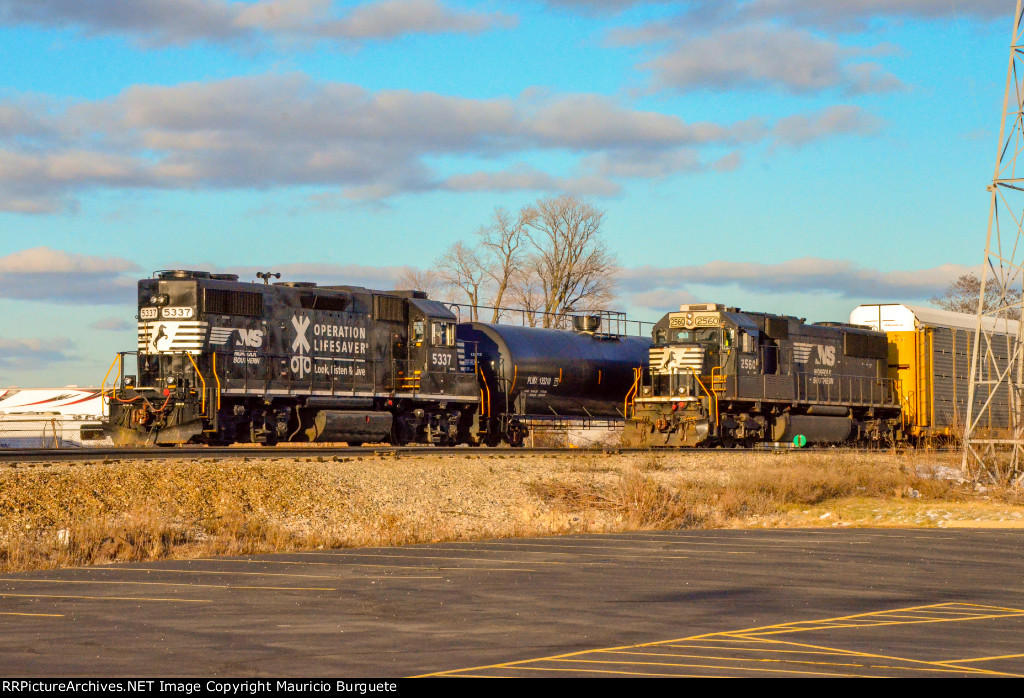 NS Locomotives in the yard